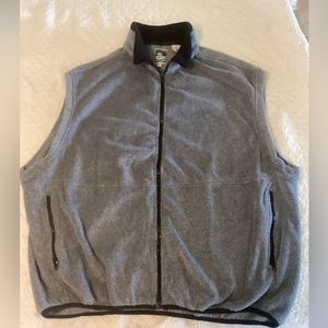 Men’s XL McIntosh & Seymour Soccer and Rugby Zip Front Vest. Grey.